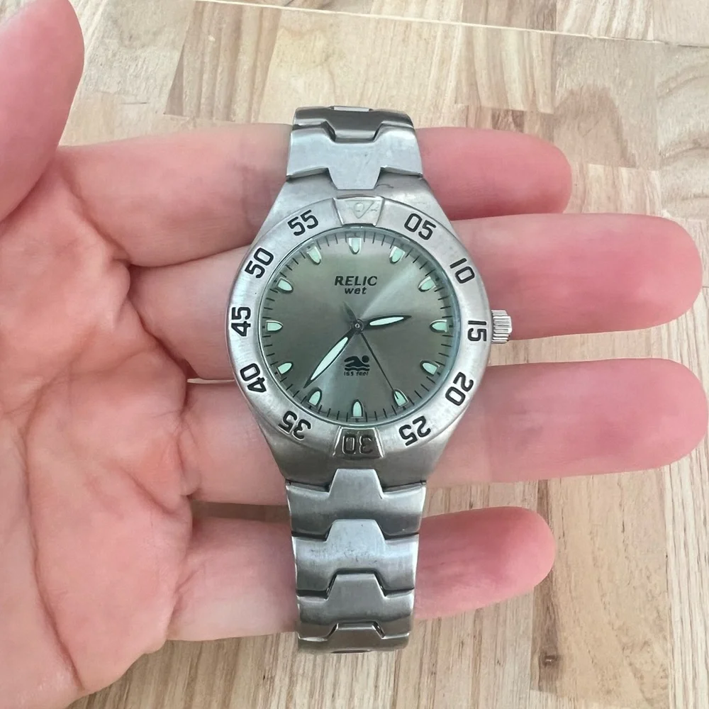 Relic wet ladies stainless steel diver sports watch NEW BATTERY